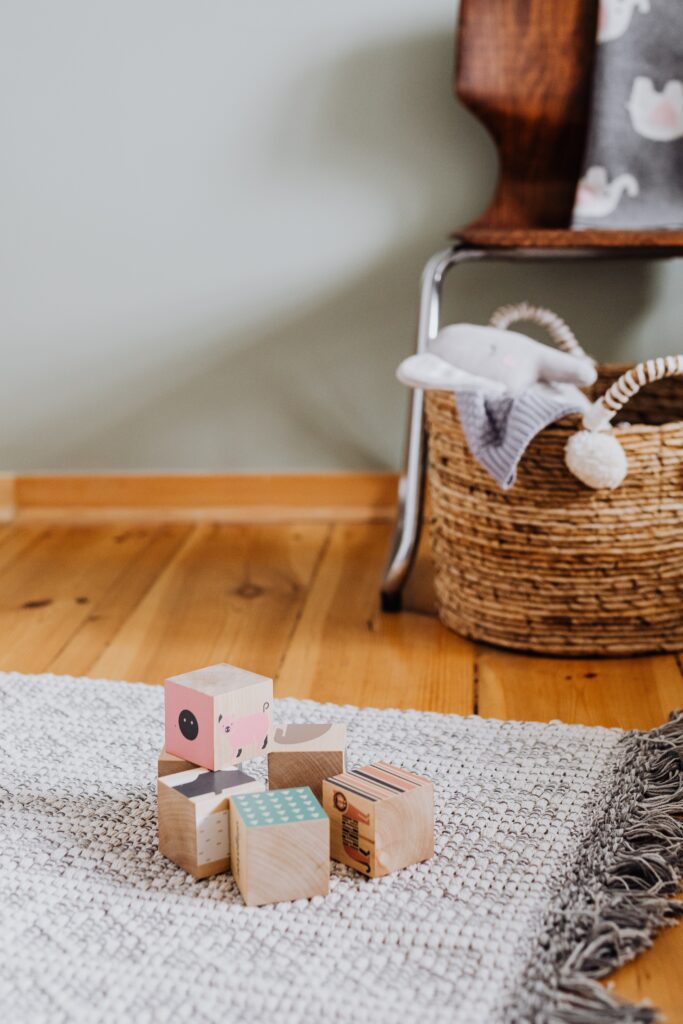 Quick And Easy Ways To Keep A Tidy Home: 5 minute tidy before bed